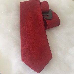 Men’s Liebert Red Paisley Print Holiday Tie